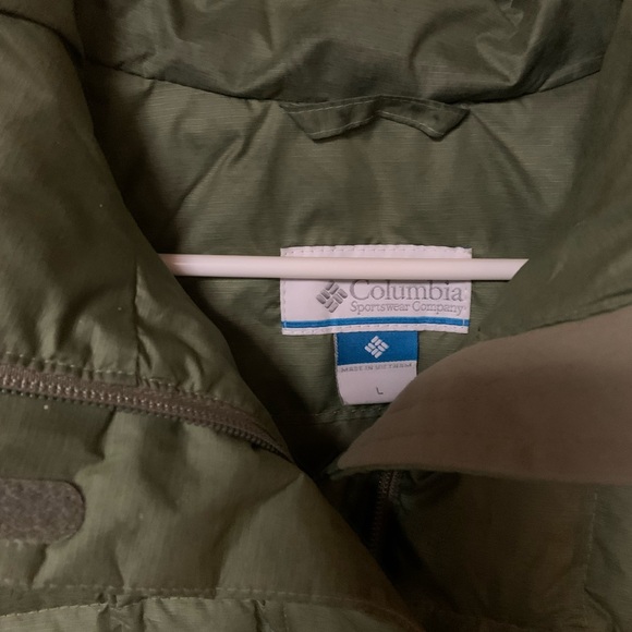 Columbia Olive Quilted Vest - Picture 2 of 3